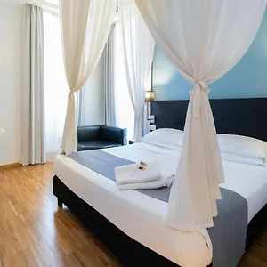 At Townhouse - Filiberto Roma