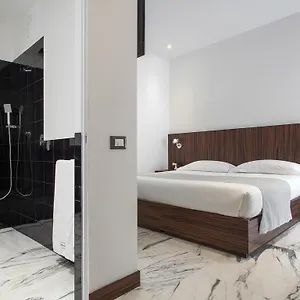 ** Guest house My Bed Montenapoleone Italy